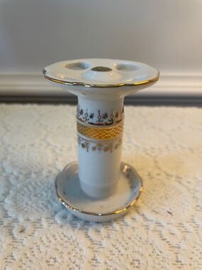 Vintage porcelain toothbrush holder